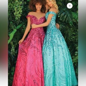 CLARISSE COUTURE  810290 DRESS in Fuchsia Size 8